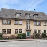 Nalia Homes - With Train Station Within Walking Distance Pinneberg
