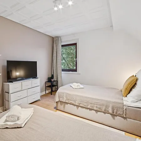 Lejlighed Nalia Homes - With Train Station Within Walking Distance