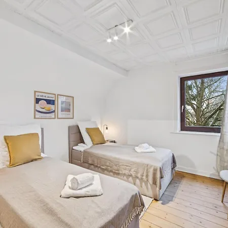 شقة Nalia Homes - With Train Station Within Walking Distance *