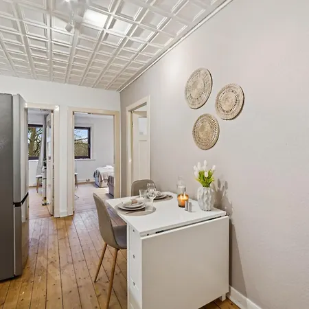 Apartman Nalia Homes - With Train Station Within Walking Distance