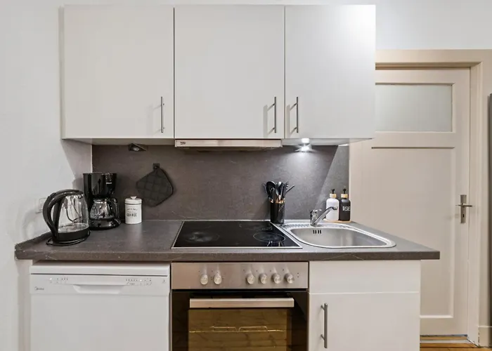 Nalia Homes - With Train Station Within Walking Distance Pinneberg